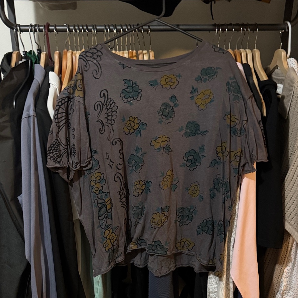 Free People Gray Floral Short Sleeve Top